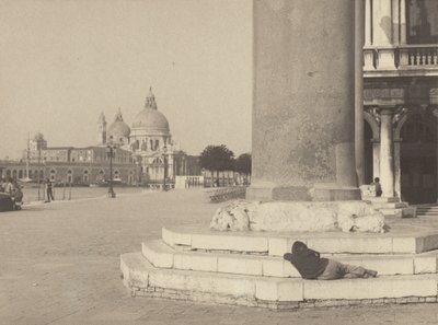 På Piazzaen, kl. 6 om morgenen af Alfred Stieglitz