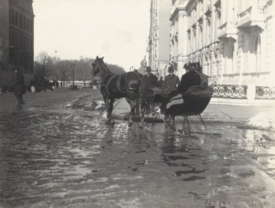 Søndag, Fifth Avenue og 57th Street, New York af Alfred Stieglitz