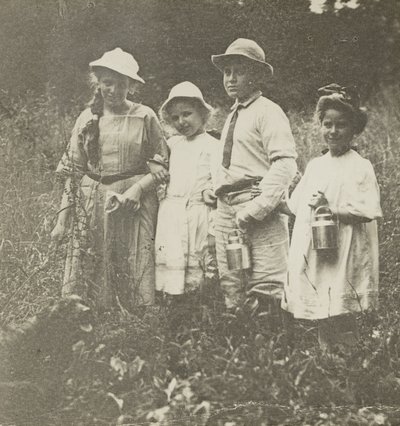 Uden titel (Flora, Elizabeth, Howard & Kitty i Lake George-feltet) af Alfred Stieglitz