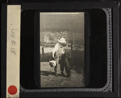 Uden titel niece Elizabeth med Inky i Oaklawn, ca. 1903. af Alfred Stieglitz