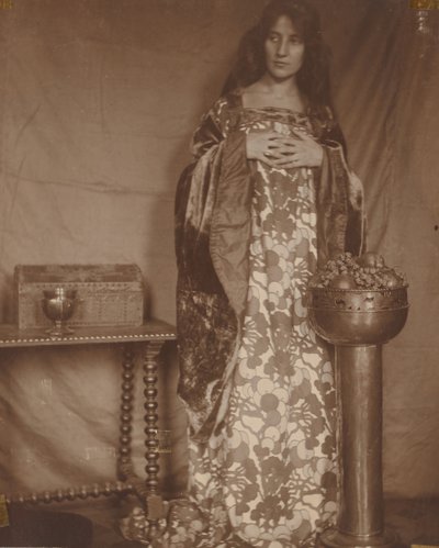 Portræt af Alice Dieudonne Chase, ca. 1906. af Alice Gerson Chase