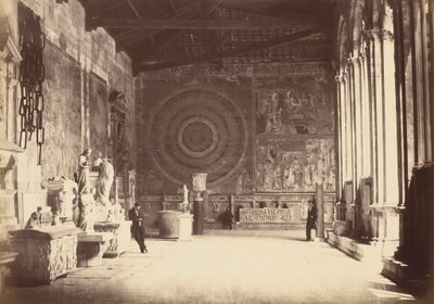 Pise: Løber på kirkegården, ca. 1870. af Alinari