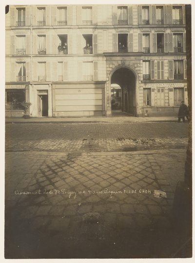 Udsigt til bygningen udefra af Alphonse Bertillon