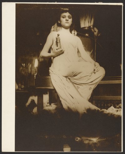 [Studie til en plakette i terrakotta, Paris]. af Alphonse Maria Mucha