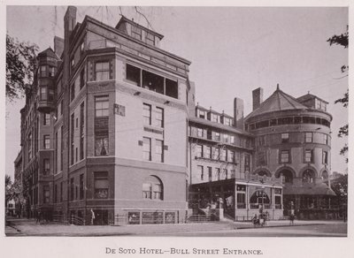 De Soto Hotel, Bull Street Entrance (s/h-billede) af American Photographer (after)