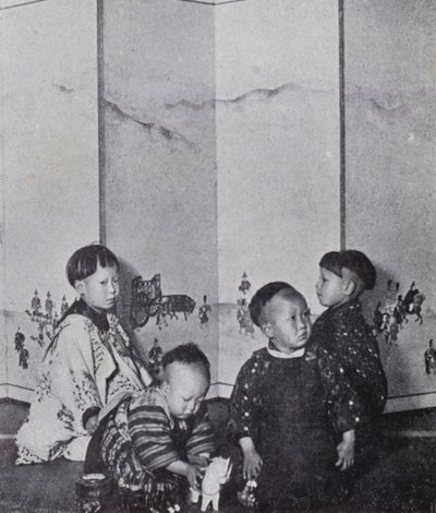 Japanske babyer i leg (s/h-billede) af American Photographer (after)