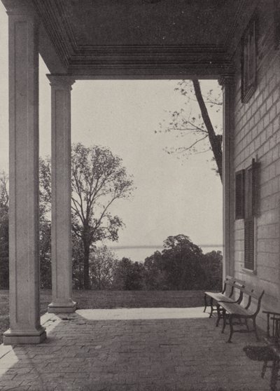Mount Vernon: East Portico (s/h foto) af American Photographer (after)