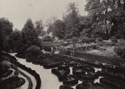 Mount Vernon: Flower Garden (s/h foto) af American Photographer (after)