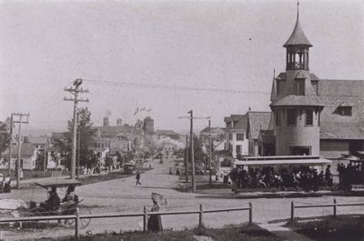 Old Orchard Beach, Maine: Old Orchard ser ud mod stranden (s/h-billede) af American Photographer (after)
