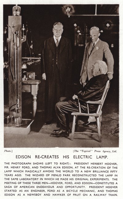 Thomas Edison genskaber sit elektriske lys til præsident Herbert Hoover og Henry Ford (s/h foto) af American Photographer (after)