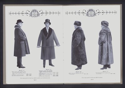 Opslag på to sider fra The Theatre of Fur Fashion (s/h-billede) af American Photographer (after)