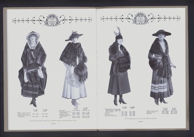 Opslag på to sider fra The Theatre of Fur Fashion (s/h-billede) af American Photographer (after)