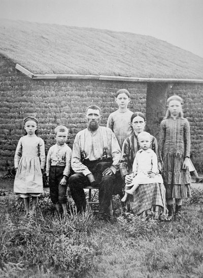 Amerikansk pionerfamilie, ca. 1870 (s/h-foto) af American Photographer