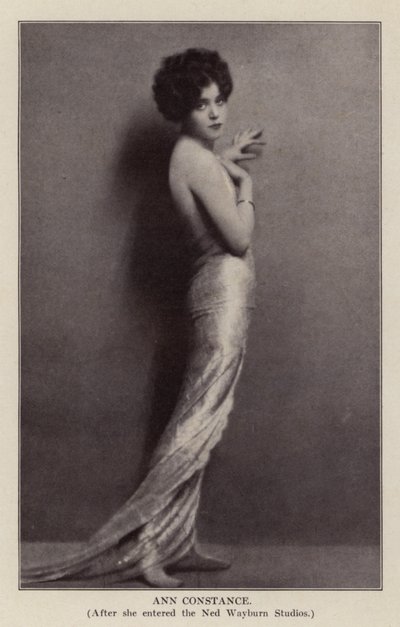 Ann Constance (s/h-foto) af American Photographer