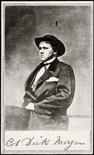 Oberst Dick Morgan (s/h-foto) af American Photographer
