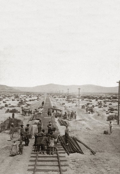 Byggeri i 1869 af Central Pacific Railways - Nevada - Arbejdere, der byggede jernbanelinjerne i Central Pacific Company for at bygge den første nordamerikanske transkontinentale jernbane. (Central Pacific Railroad selskab) af American Photographer