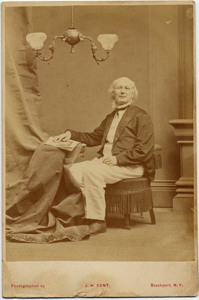Horace Greeley (1811-72), amerikansk politiker og avisredaktør, foto af J H Kent, Brockport, New York (albumfoto) af American Photographer
