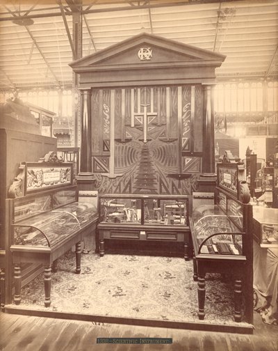 Kuffel & Essers Exhibit, Main Building, Centennial International Exhibition, Philadelphia, 1876 (albumin print) af American Photographer