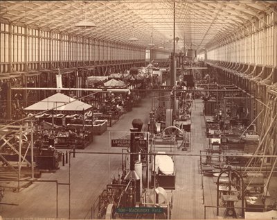 Machinery Hall, South Avenue, Philadelphia Centennial International Exhibition, 1876 (sølvalbumin-tryk) af American Photographer