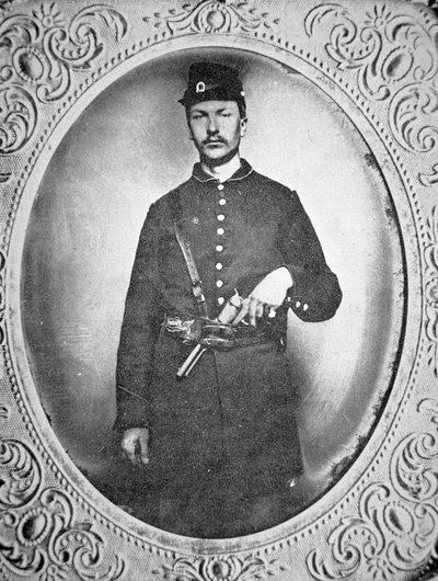 Ukendt unionssoldat bevæbnet med Colt Dragoon-revolver (s/h-billede) af American Photographer