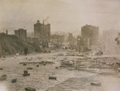 Udsigt over San Franciscos skyline med røg fra branden forårsaget af jordskælvet, 1906 af American Photographer