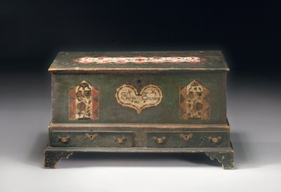 En malet dekoreret dower-kiste med løftet top, indskrevet Susana Scheblern, sandsynligvis Lancaster County, Pennsylvania, 1790 af American School