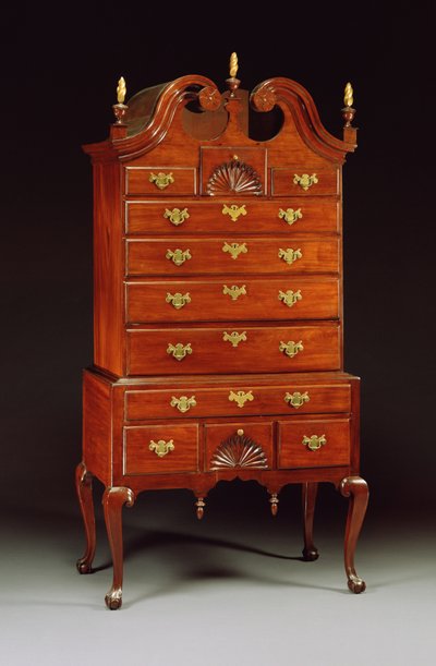 Dronning Anne udskåret høj kommode, Connecticut eller New York, 1760-80 af American School