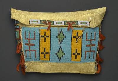 Tipi Bag, fra Plains Region, ca. 1860-1900 (skind, perle, metal og hestehår) af American School