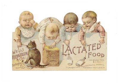 Småbørn drikker mælk af American School