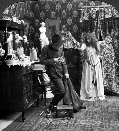 Hold ham tildækket Mary, ringe til politiet. af American Stereoscopic Company