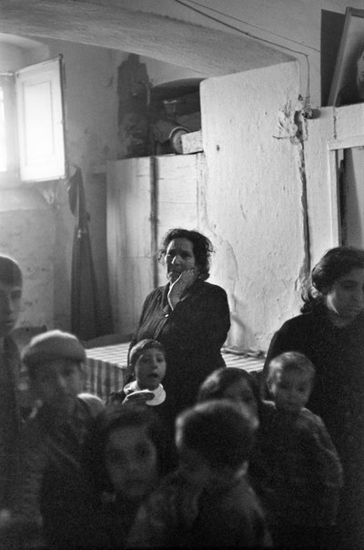 CROTONE - EN PORTMANS HUS af Ando Gilardi