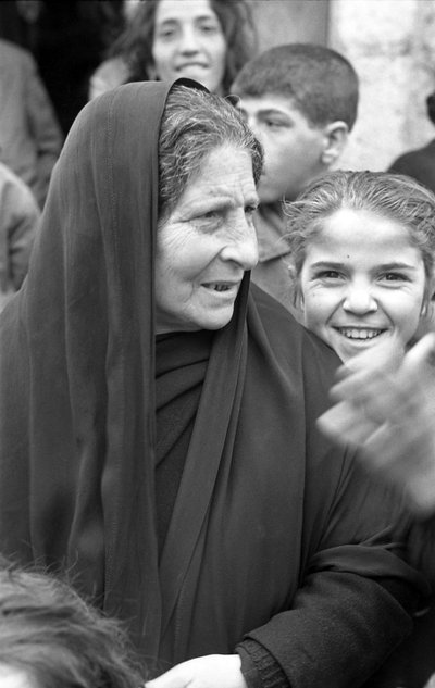 CROTONE - SYDLIGE KVINDER af Ando Gilardi