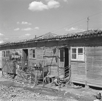 SLUTNINGEN AF KVARTALET SHANGHAI af Ando Gilardi