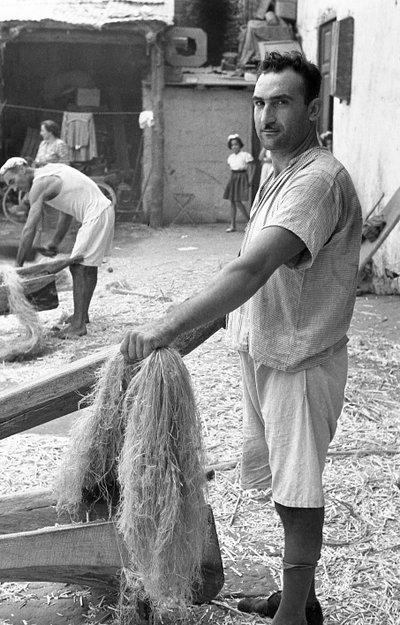 HAMP ARBEJDER, RAFFAELE CORCIONE af Ando Gilardi