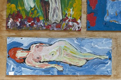 NØGEN KVINDE, DER LIGGER NED af Ando Gilardi