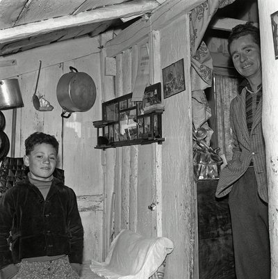 VÆRELSESARBEJDER, af Ando Gilardi