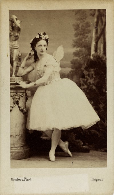 Portræt af balletdanseren Marfa Muravyeva 1838-1879 i balletten Diavolina..., 1863. af Andre Adolphe Eugene Disderi