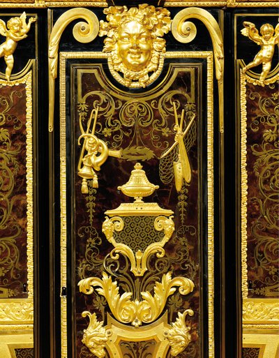 Louis XIV petit armoise, ca. 1700-10 (ormolu, messing, skildpaddeskal, ibenholt og marquetry) af Andre Charles (attr. to) Boulle