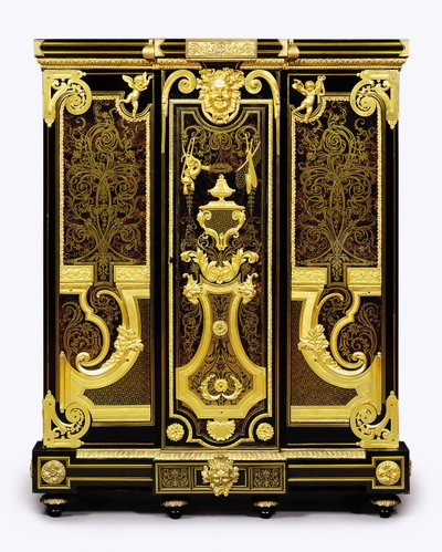 En Louis XIV ormolu-monteret lille garderobe, 1700-10 af Andre Charles Boulle