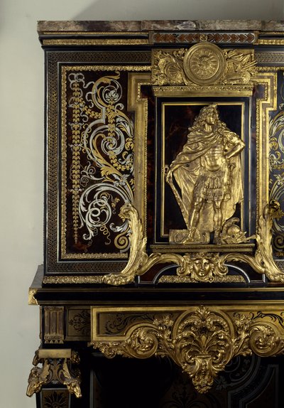 Art France: Kabinet pryder figuren af kong Ludvig XIV (1638-1715) i Hercules Gaulois. Detalje. Møbler af Andre Boulle (1642-1733) omkring 1700. Højde: 1,87m. Paris, Musée du Louvre af Andre Charles Boulle