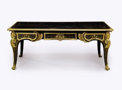 Louis XIV ormolu-monteret brun skildpadde bureauplat, ca. 1710 af Andre Charles Boulle