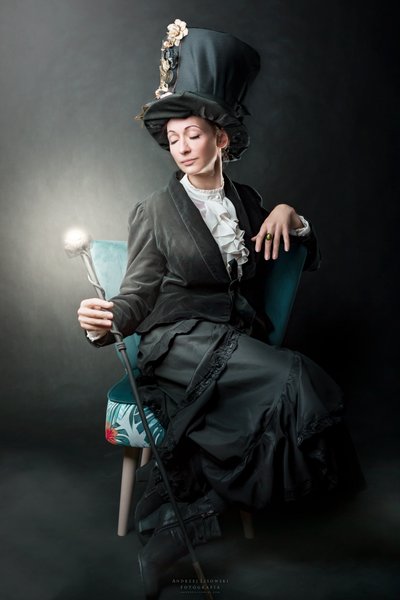 Elegant steampunk-portræt af Andrzej Lisowski