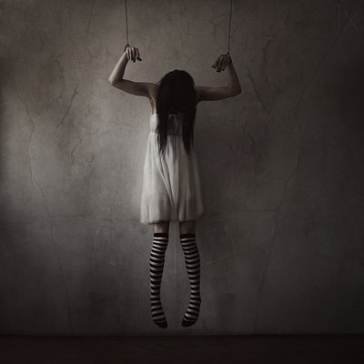 Den spøgelsesagtige dukke-pige af Anja Matko