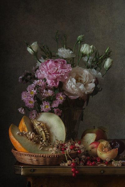 Klassiske blomster og frugt af Anna Petina