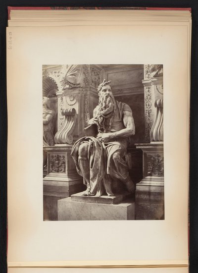 Skulptur af Moses af Michelangelo, monument til Julius II, S. Pietro in Vincoli i Rom, Italien af Anonymous