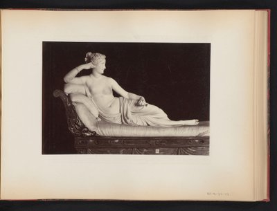 Skulptur af Pauline Borghese-Bonaparte som Venus Victrix af Antonio Canova i Galleria Borghese i Rom, Italien af Anonymous