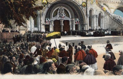 Velsignelse af de syge foran rosenkransen i Lourdes - Hautes Pyrenees (65) omkring 1900. af Anonymous Anonymous
