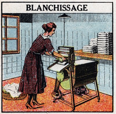 Husholdningsbrug af elektricitet: kalkning. Anonym illustration fra 1925. Privat samling. af Anonymous Anonymous