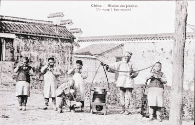 Jesuiters mission giver billige måltider i Kina Fotografi fra begyndelsen af det 20. århundrede - Privat samling af Anonymous Anonymous