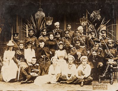 Medlemmer af Romanov-familien under sommermilitære manøvrer i Krasnoye Selo (Sankt Petersborg) af Anonymous Anonymous